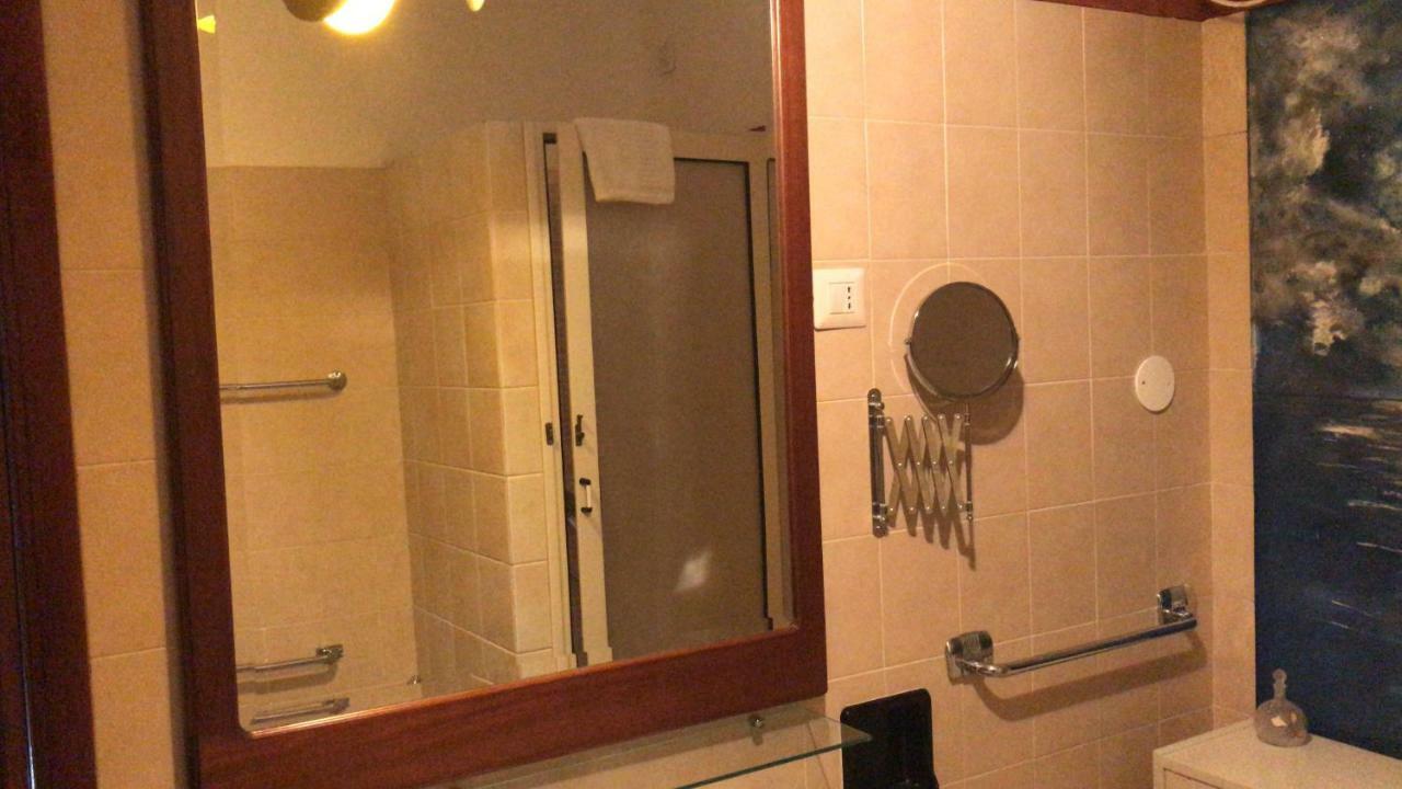 Viale Italia 41: I Migliori Anni Hotel Sassari Exterior foto